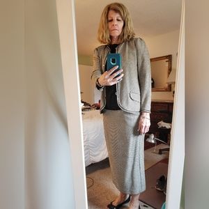 From Bev’s closet is a never before posted Emanuel Ungaro Paris B/W Skirt Suit.